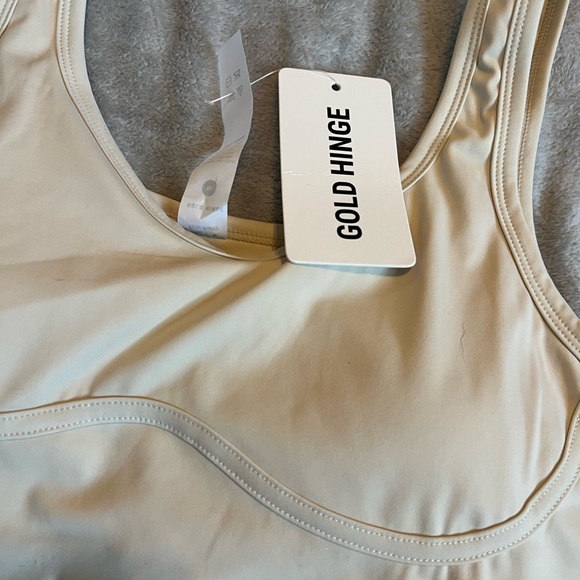 NWT Women’s Goldhinge light tan cream longline outline sportsbra size medium - Picture 2 of 5